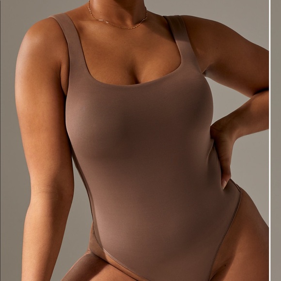 Babaton Square Neck Body Suit - Picture 5 of 5